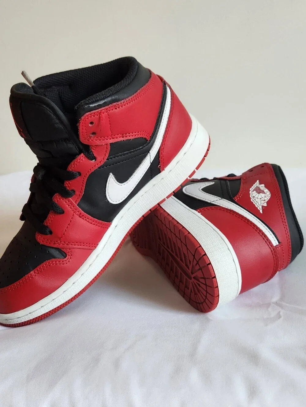 Nike Air Jordan 1 mid, Juniors size 4Y, red/black/white